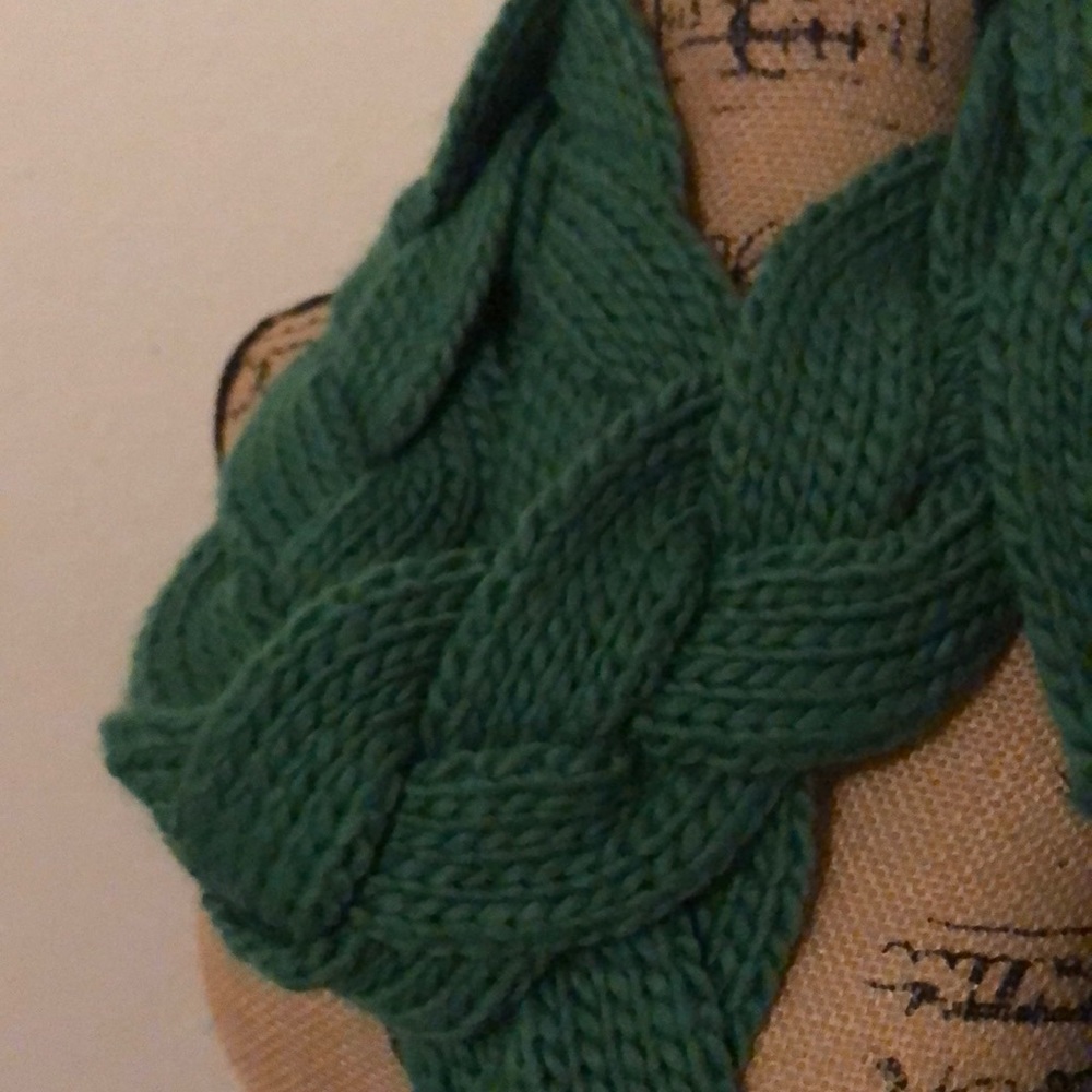 Scarf - Picture 2 of 4